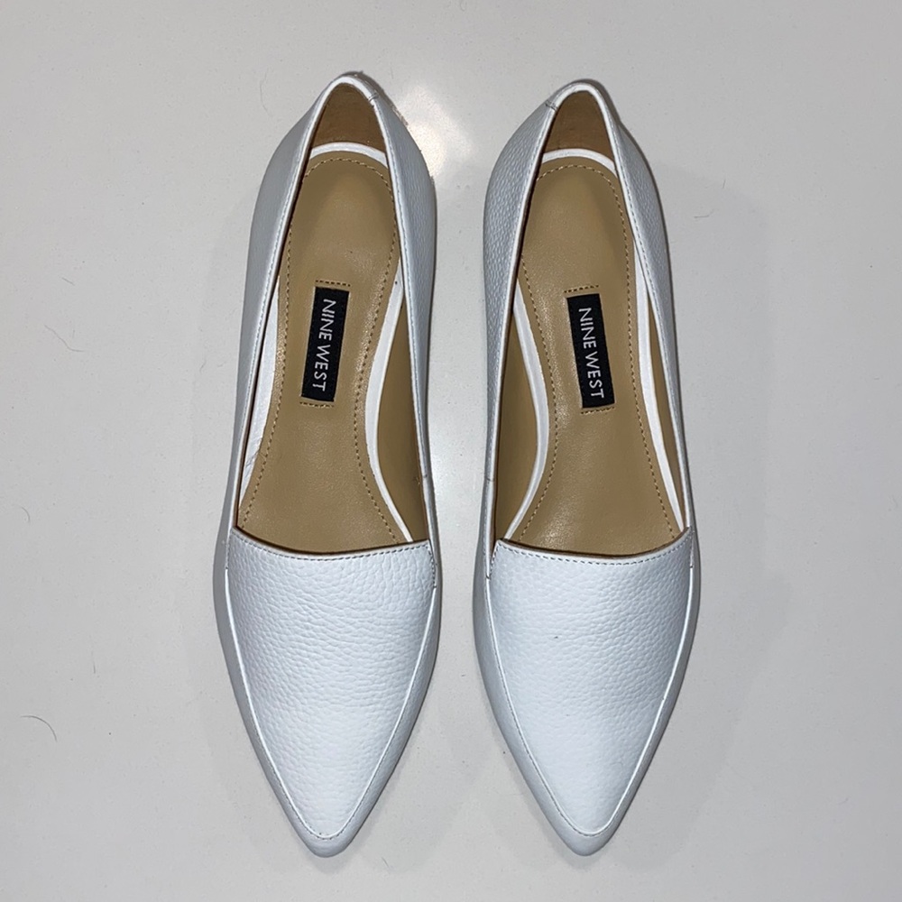 BRAND NEW! Nine West Flats - Size 6